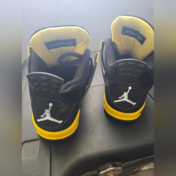 Air Jordan 4 Retro Thunder - Yellow/Black - Picture 5 of 5